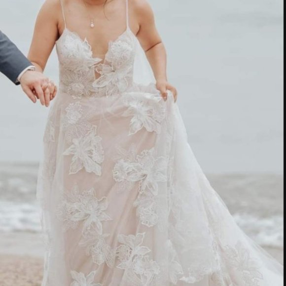 Madi Lane bridal wedding gown - Picture 2 of 4